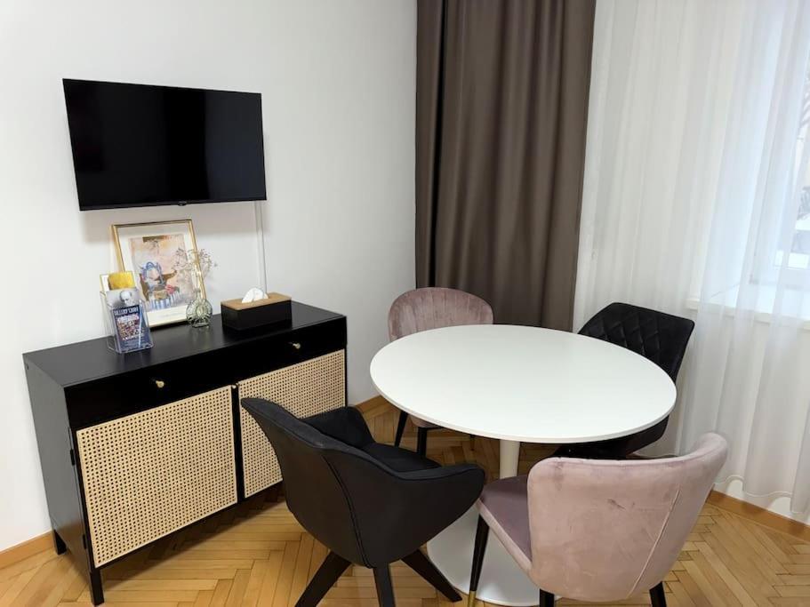 Neu! Im Stadtzentrum 4 Apartament Wiedeń